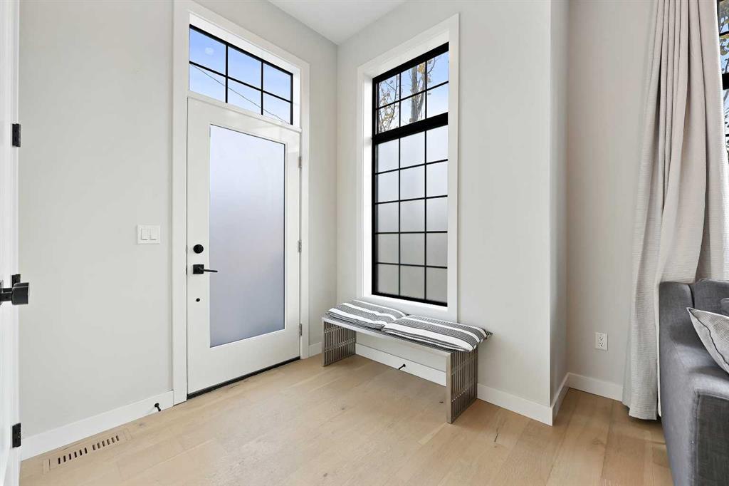 Picture for 4929 20 Street SW