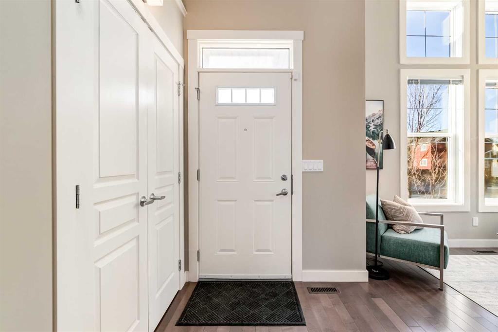 Picture for 705 Evanston Square NW