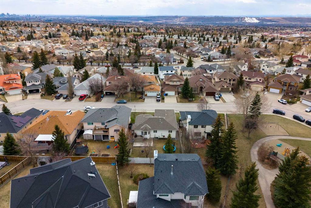 Picture for 30 Arbour Ridge Circle NW