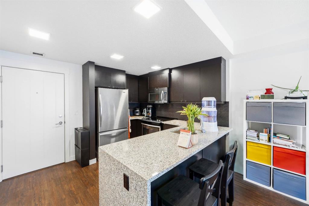 Picture for 309, 15 Aspenmont Heights SW