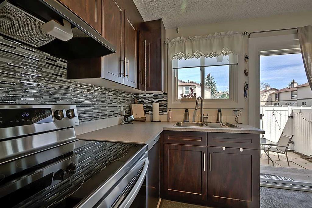 Picture for 72 Deerpoint Road SE
