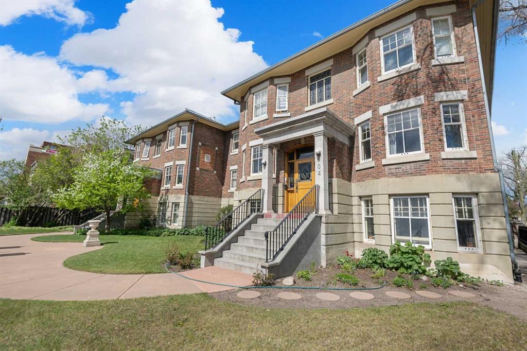 Picture for 2, 904 Memorial Drive NW