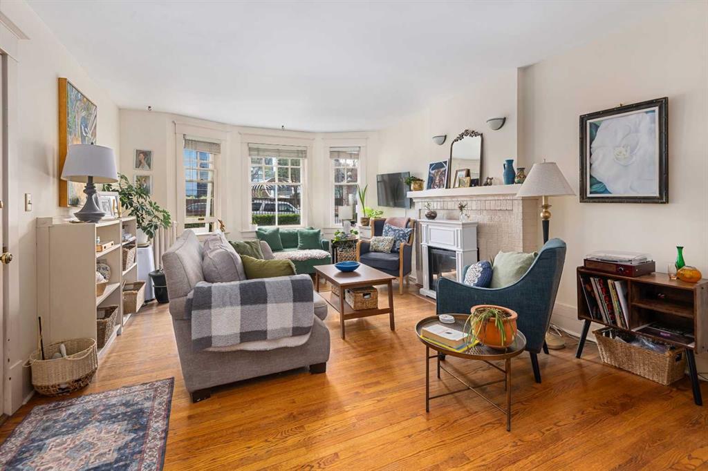 Picture for 2, 904 Memorial Drive NW
