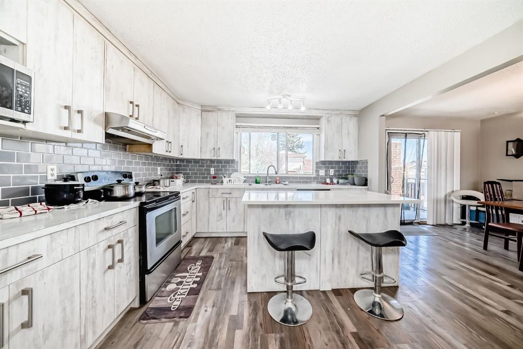 Picture for 28 Rundlelawn Place NE