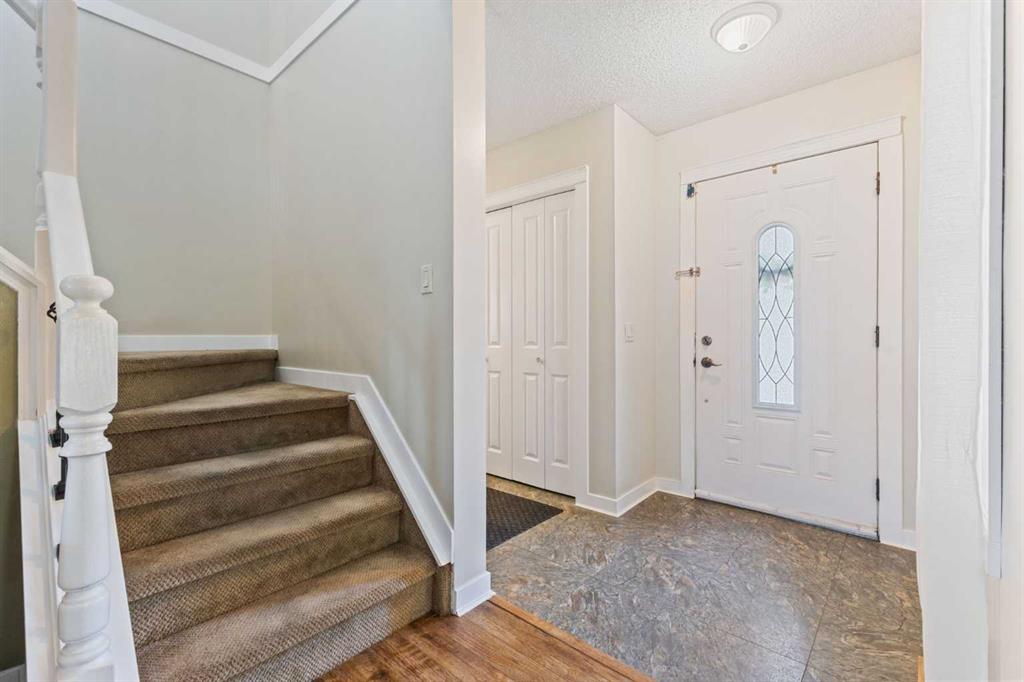 Picture for 933 Applewood Drive SE