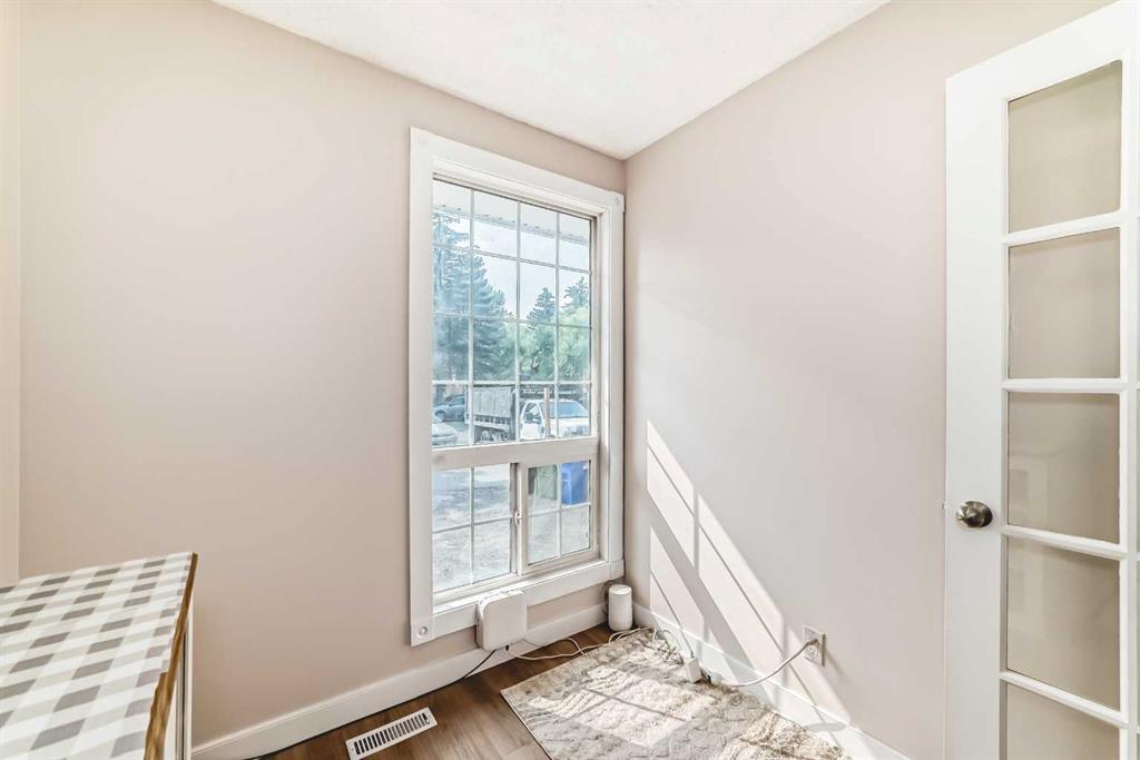 Picture for 120 Pineset Place NE