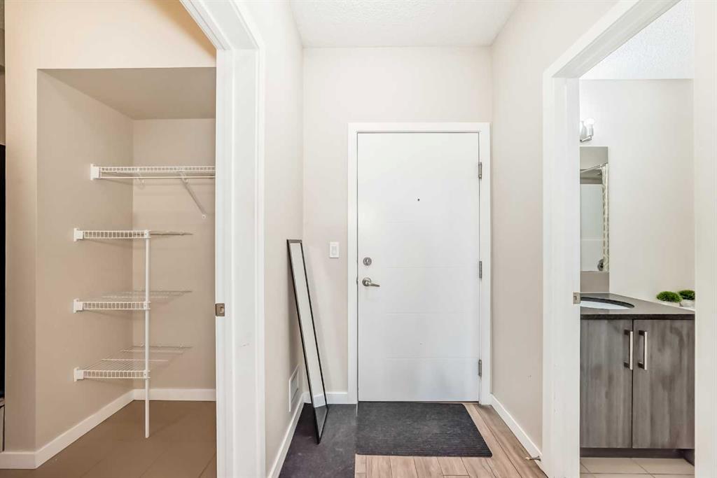 Picture for 315, 402 Marquis Lane SE