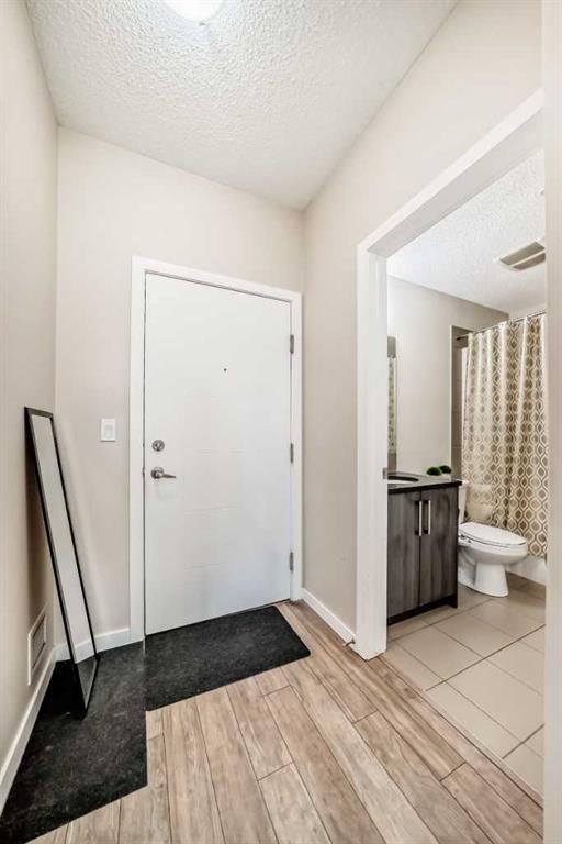 Picture for 315, 402 Marquis Lane SE