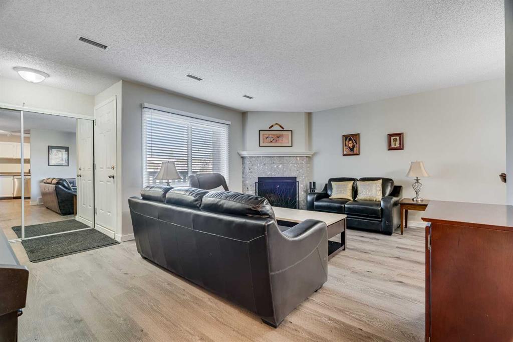 Picture for 71 Cedar Springs Gardens SW