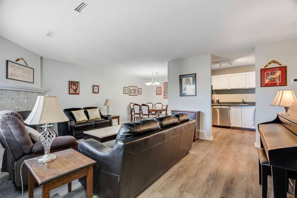 Picture for 71 Cedar Springs Gardens SW