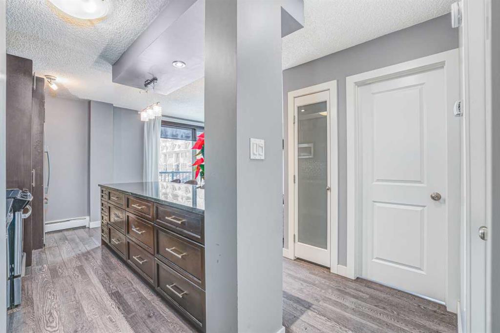 Picture for 302, 1727 10A Street SW