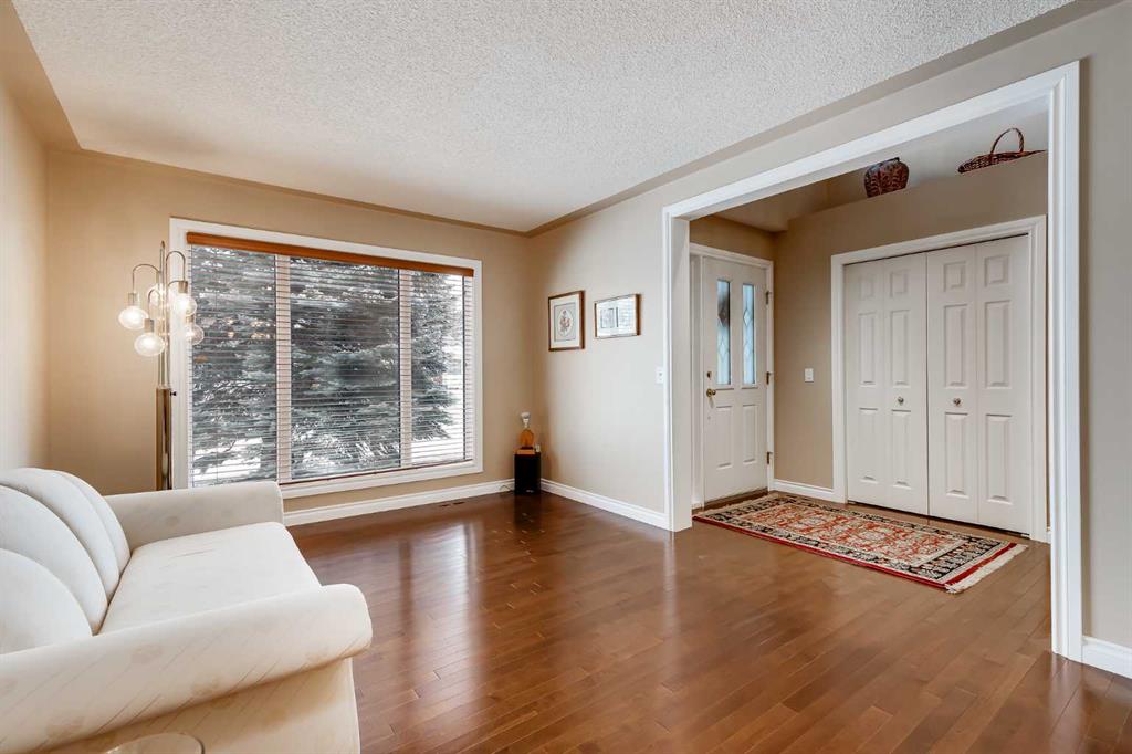 Picture for 86 Sunvista Close SE