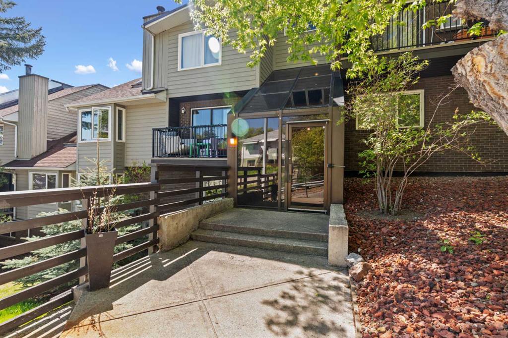 Picture for 102, 333 2 Avenue NE