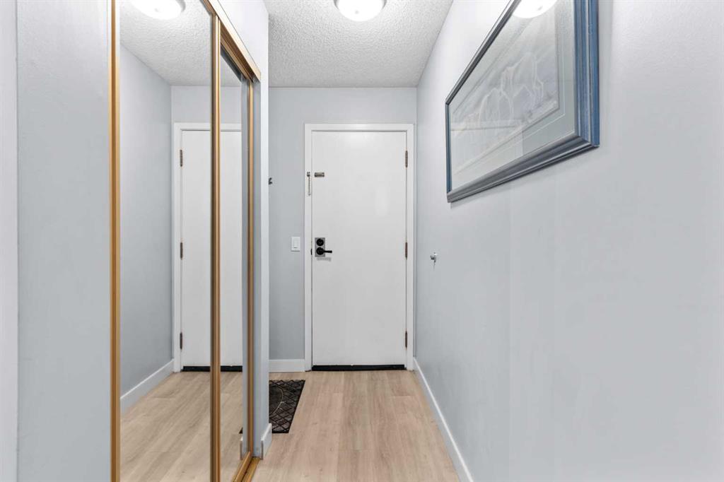 Picture for 102, 333 2 Avenue NE