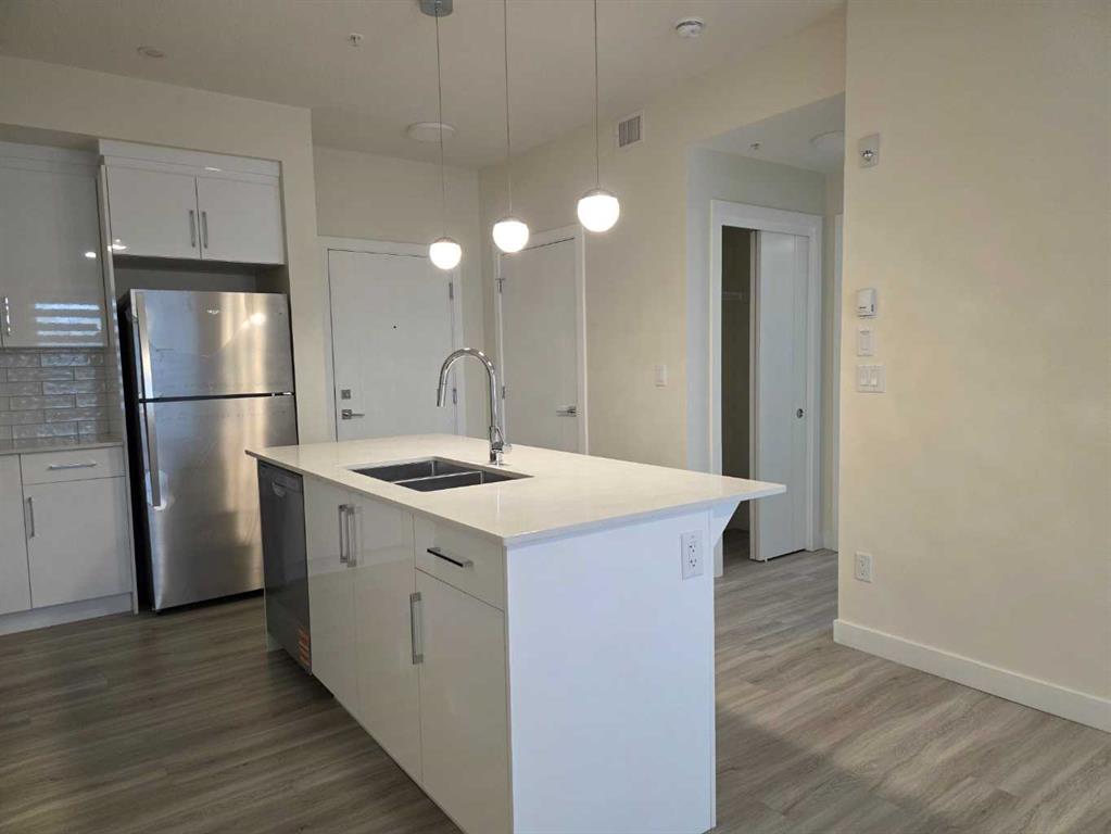 Picture for 2220, 15 Skyview Point Crescent 