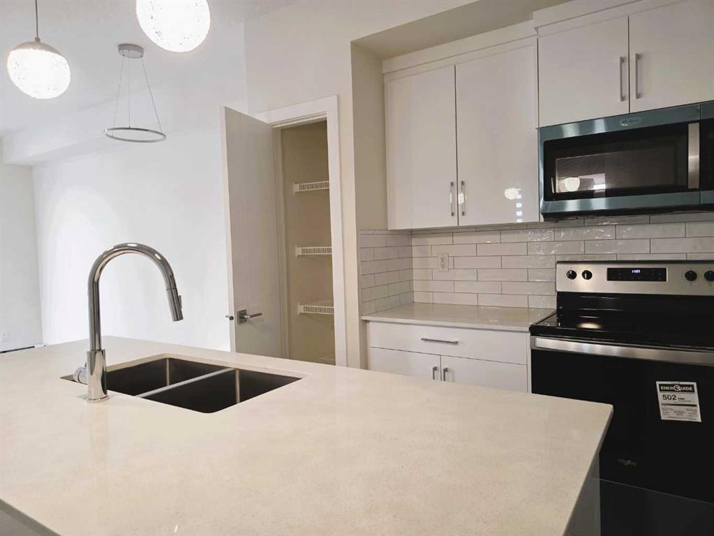 Picture for 2220, 15 Skyview Point Crescent 