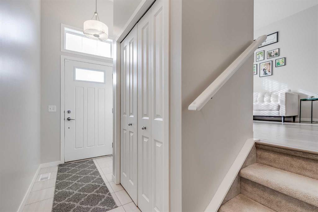 Picture for 20 Copperpond Rise SE