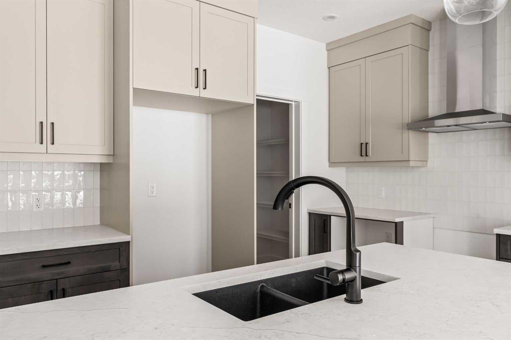 Picture for 49 Starling Passage NW