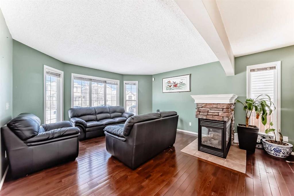 Picture for 78 Taralea Manor NE