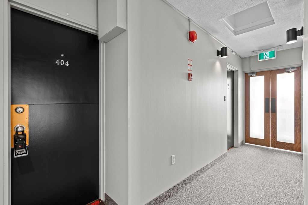 Picture for 404, 1811 18A Street SW