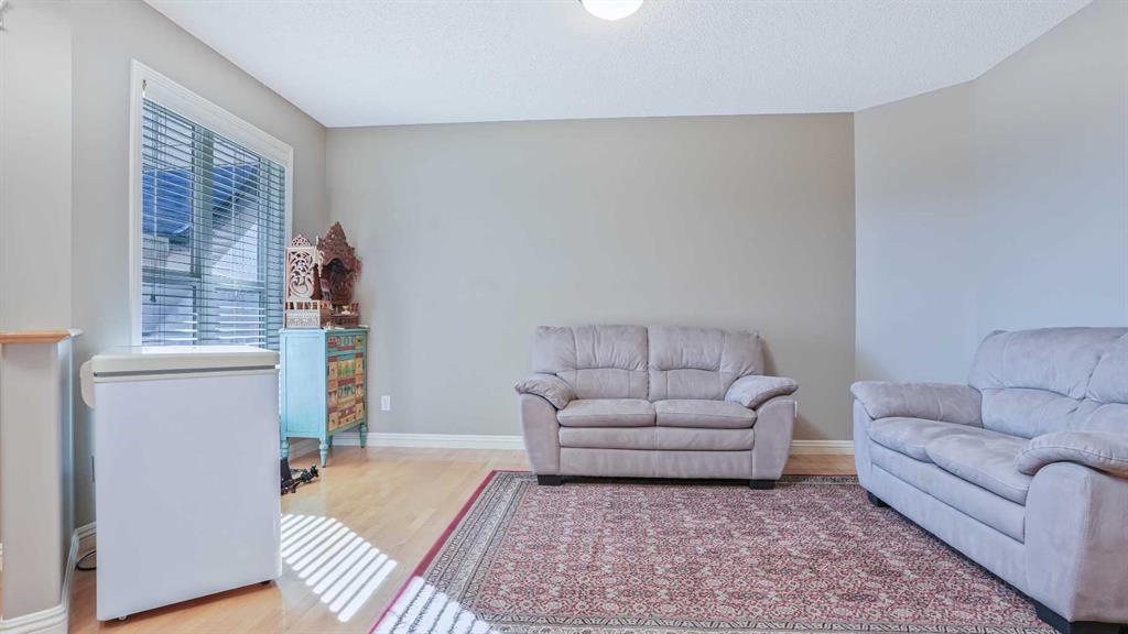 Picture for 220 Everwillow Green SW