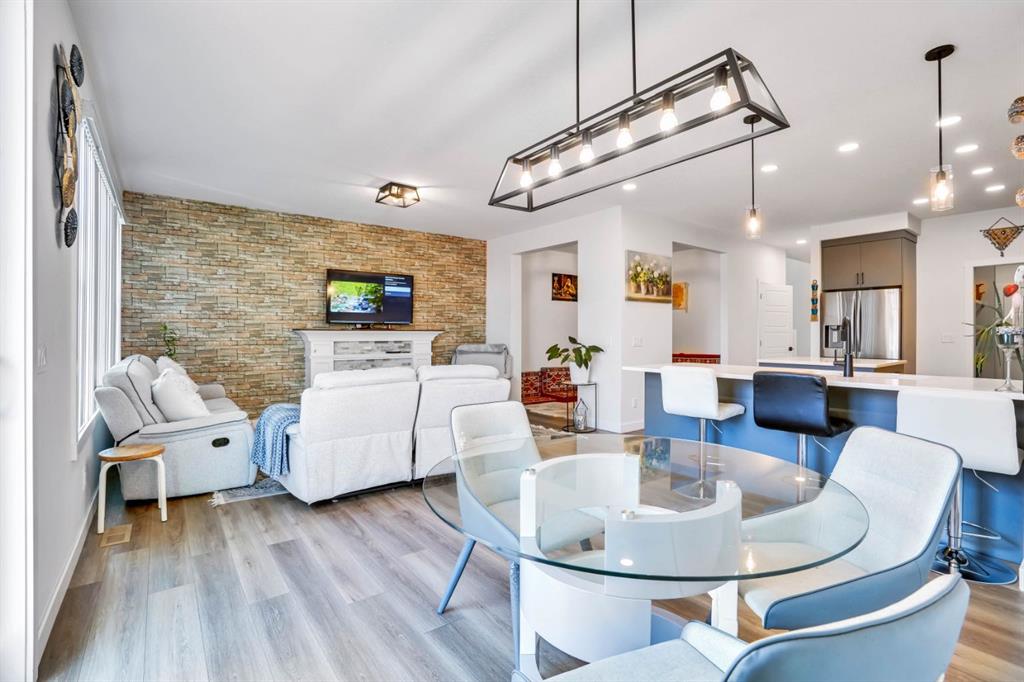 Picture for 353 Walcrest View SE