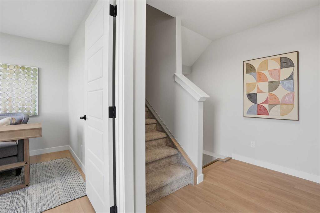 Picture for 85 Wild Rose Way SE