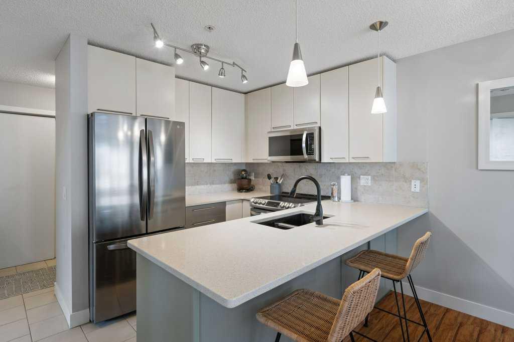 Picture for 215, 35 Richard Court SW