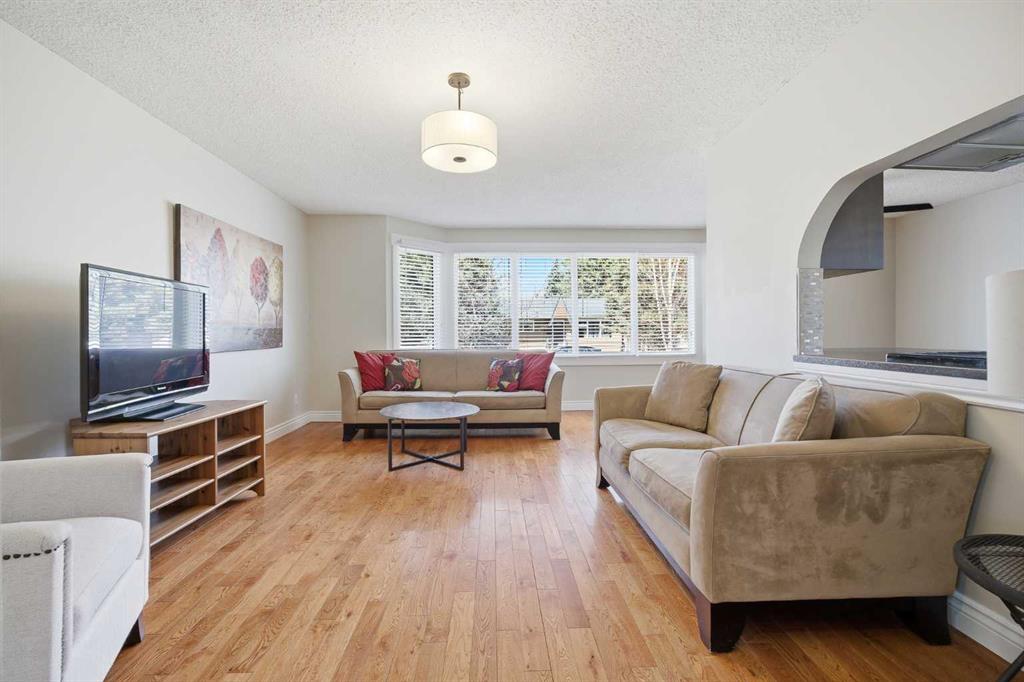 Picture for 1523 110 Avenue SW