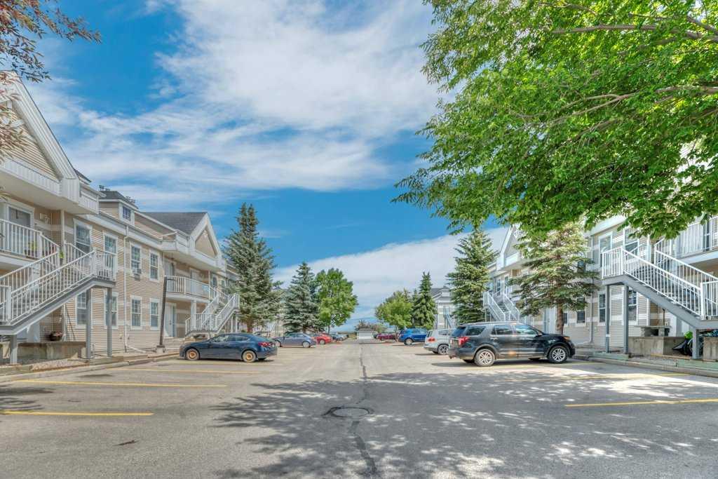 Picture for 123, 103 Strathaven Drive 