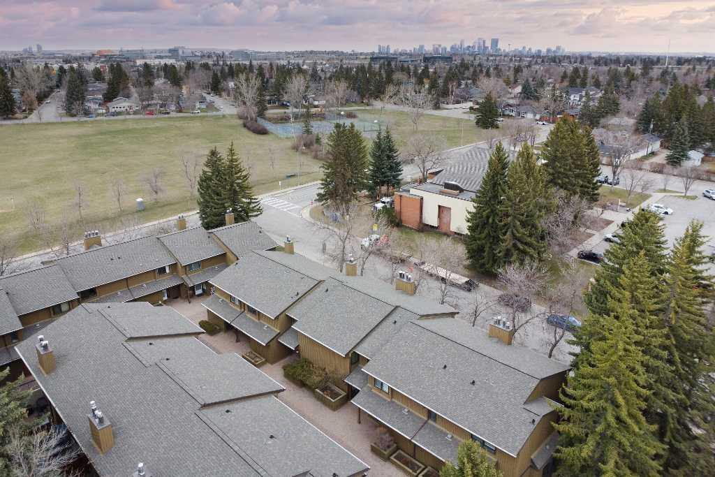 Picture for 425, 3131 63 Avenue SW