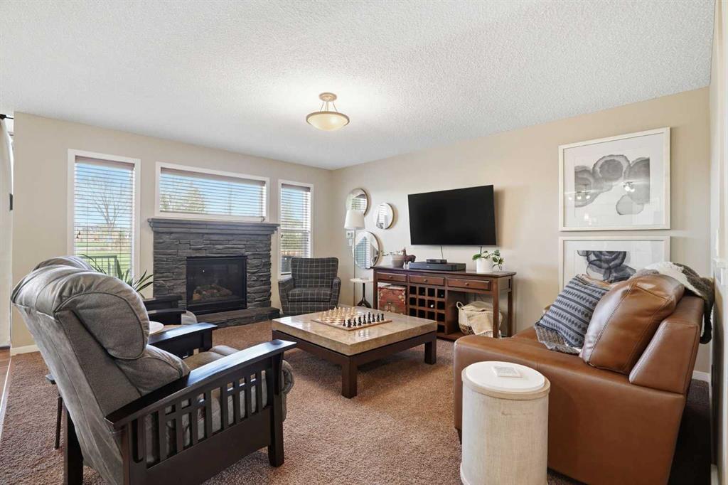 Picture for 72 Drake Landing Crescent 