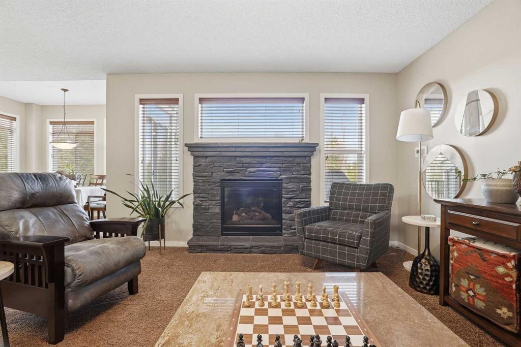 Picture for 72 Drake Landing Crescent 