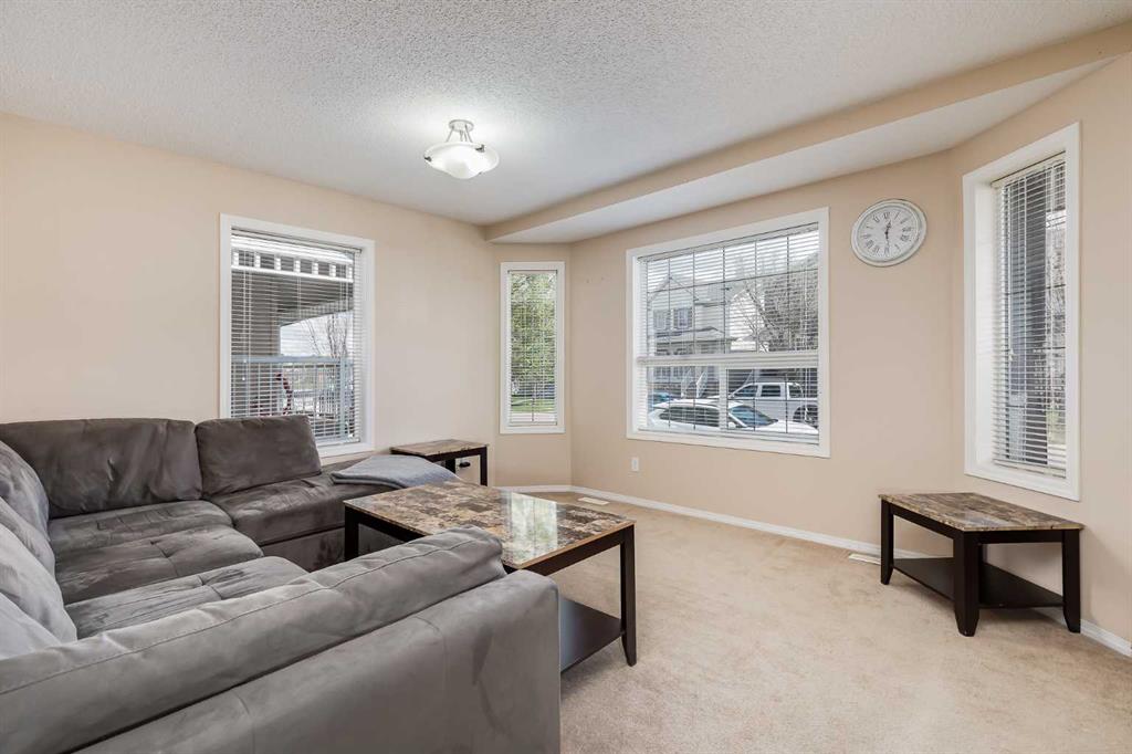 Picture for 31 Taralake Gardens NE