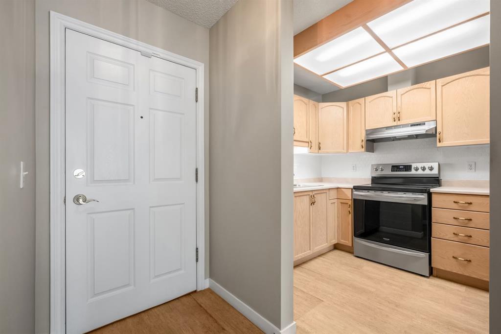 Picture for 1108, 1108 Hawksbrow Point NW