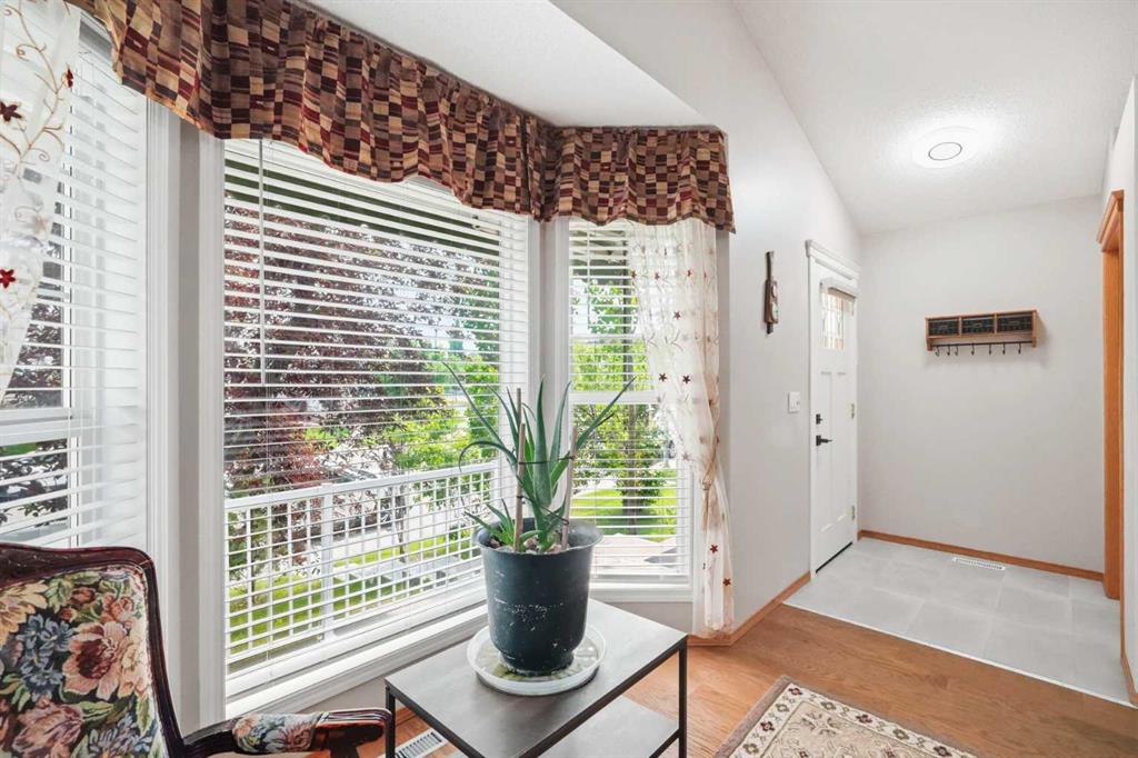 Picture for 110 Bridlewood Avenue SW