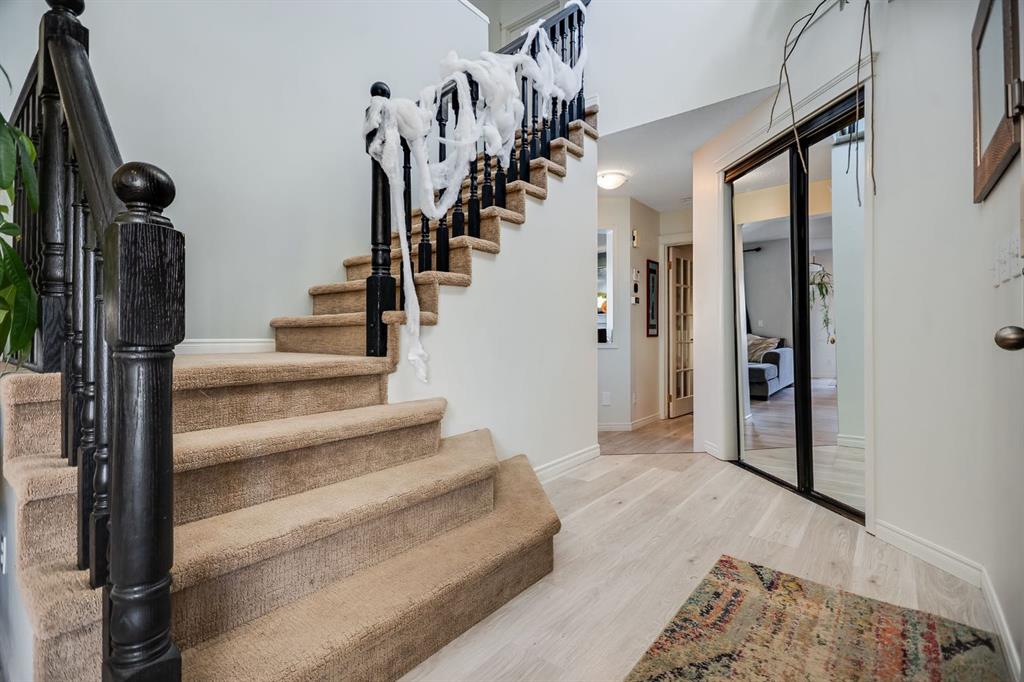 Picture for 18 Westridge Crescent 