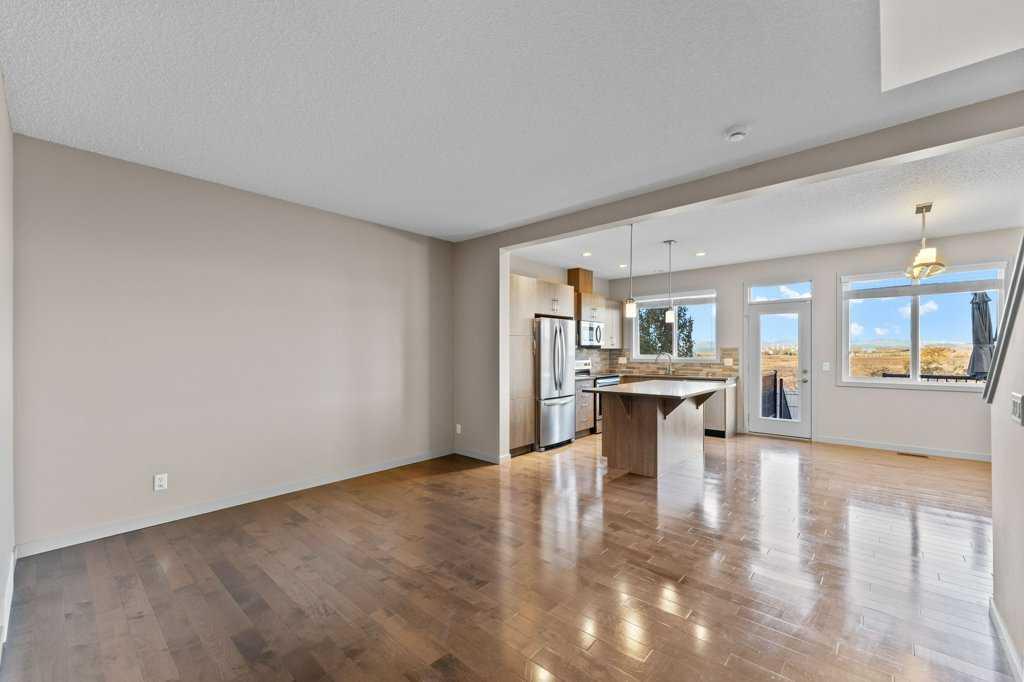 Picture for 251 Sunrise View  https://www.cirrealty.ca/reb/creb/47/A2266647_11.jpg
