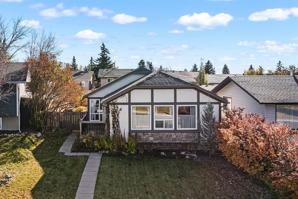Picture for 217 Acacia Crescent SE Picture for 217 Acacia Crescent SE