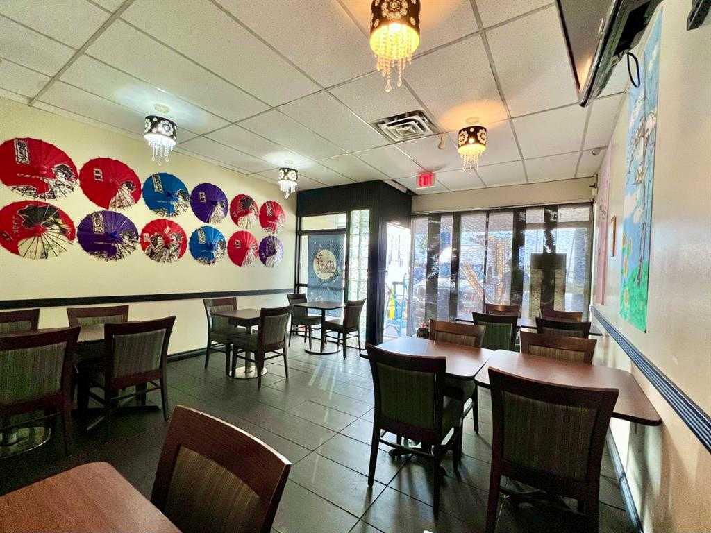 Picture for 920 36 Street NE