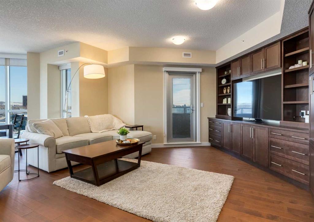 Picture for 605, 32 Varsity Estates Circle NW