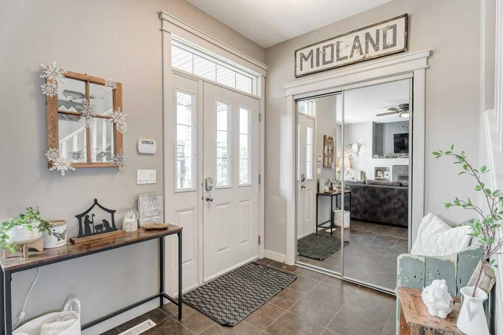 Picture for 1326 Ravenswood Drive SE