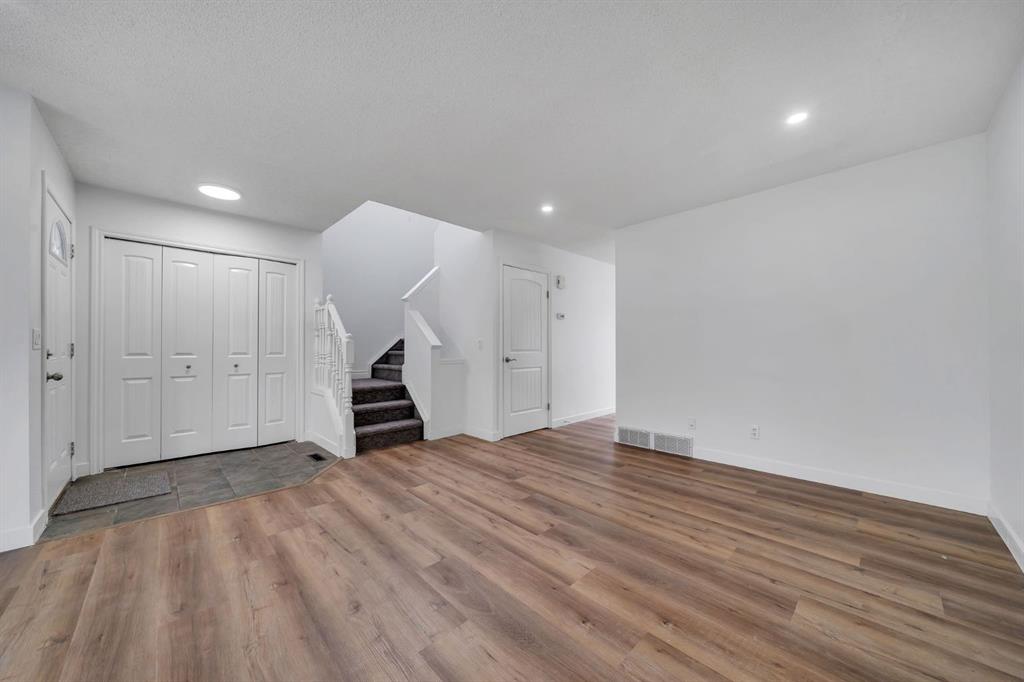 Picture for 11 Hidden Valley Link NW