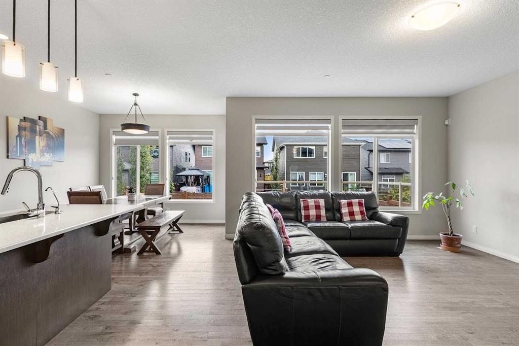 Picture for 175 Howse Rise NE