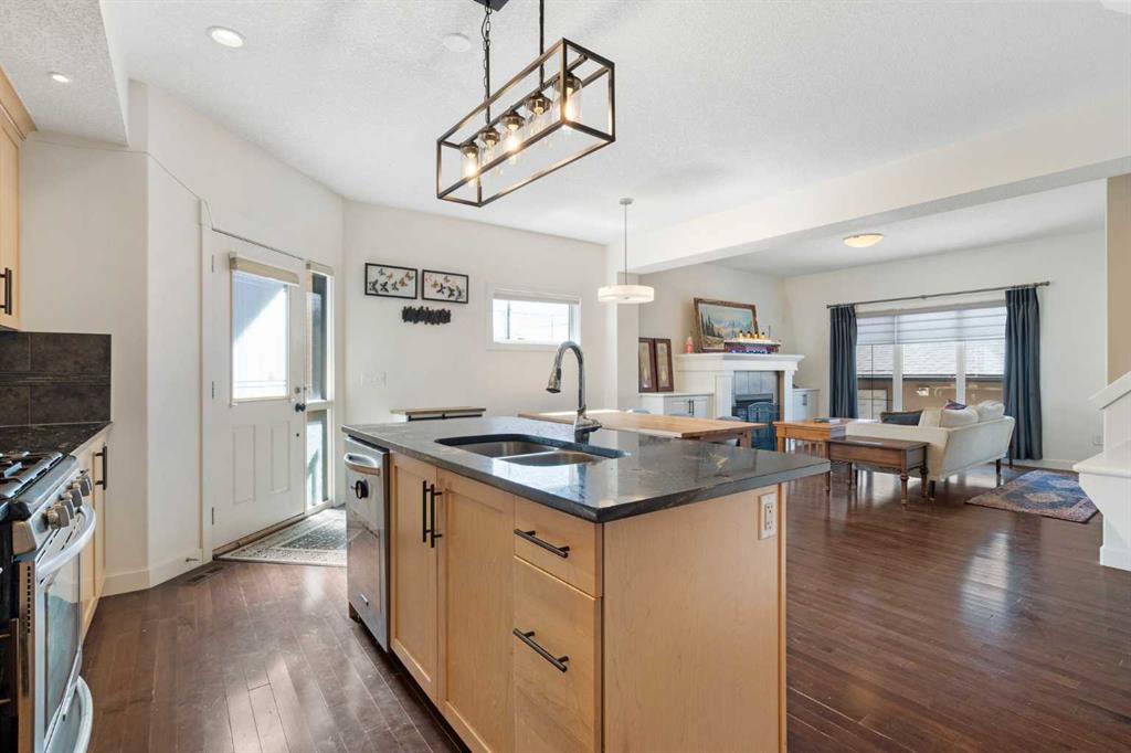 Picture for 2, 4709 17 Avenue NW