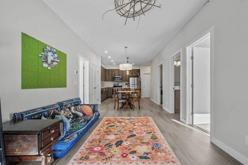 Picture for 210, 660 Shawnee Square SW