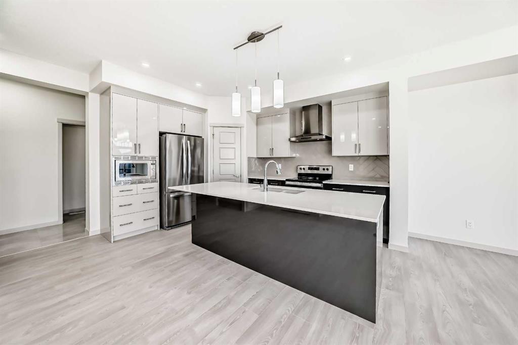 Picture for 31 Lucas Passage NW