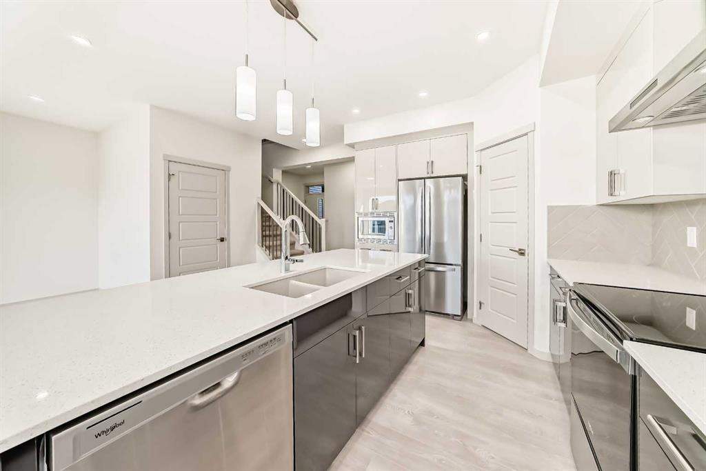 Picture for 31 Lucas Passage NW