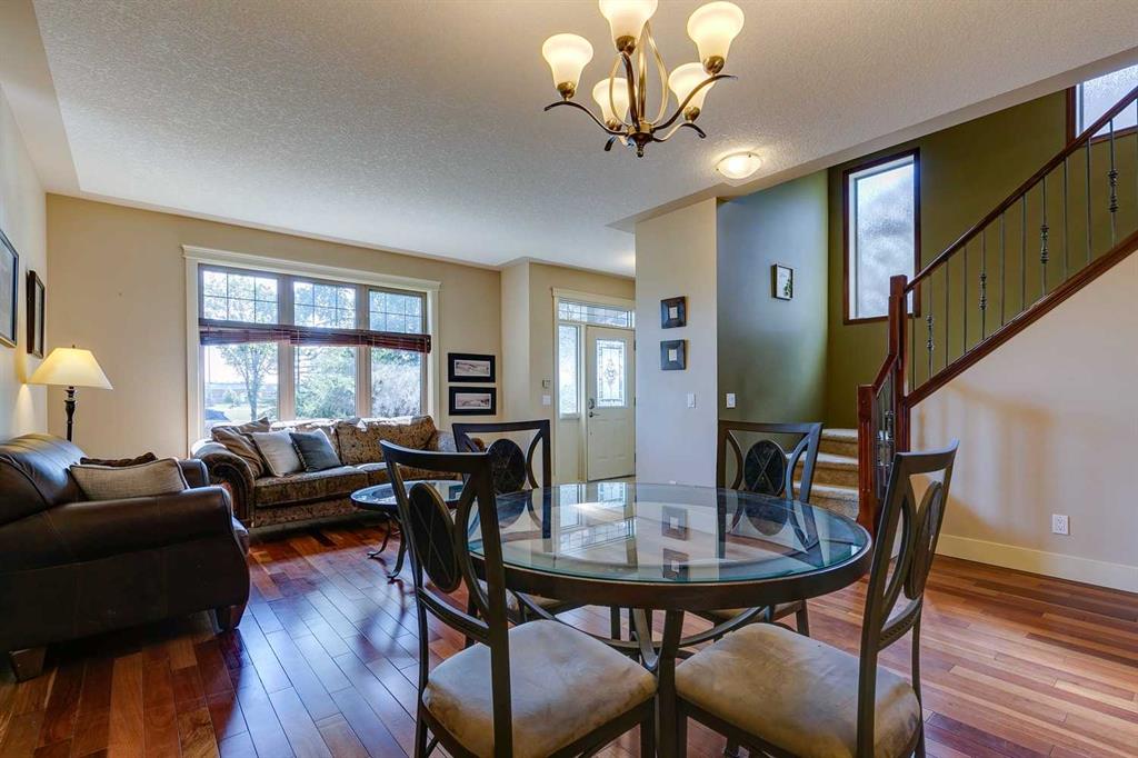 Picture for 446 18 Avenue NE