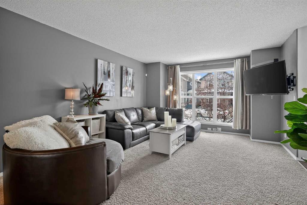 Picture for 221 Autumn Green SE